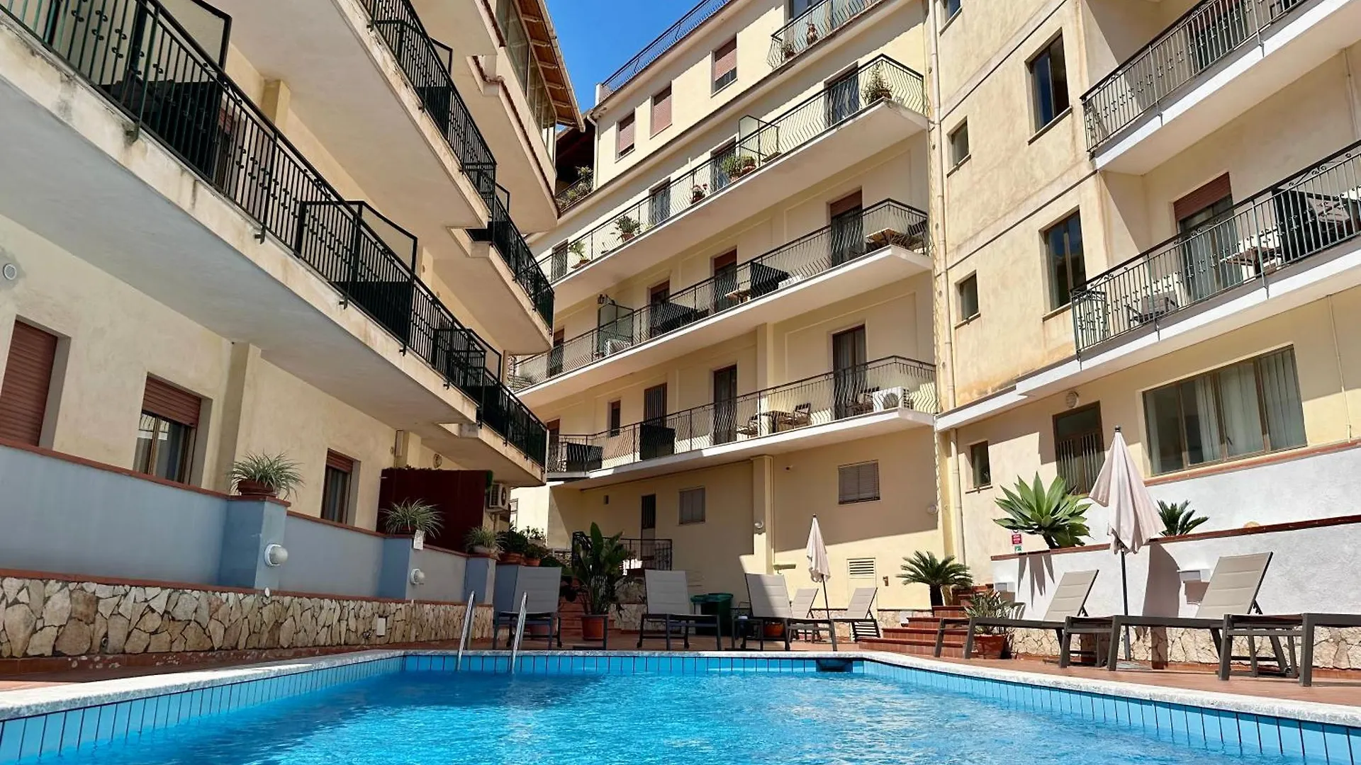 Hotel Soleado Taormina 2*,