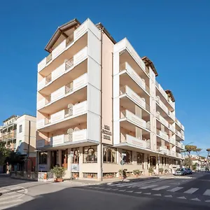Lola Piccolo 4* Marina di Grosseto