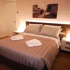 2 Navigli Milán