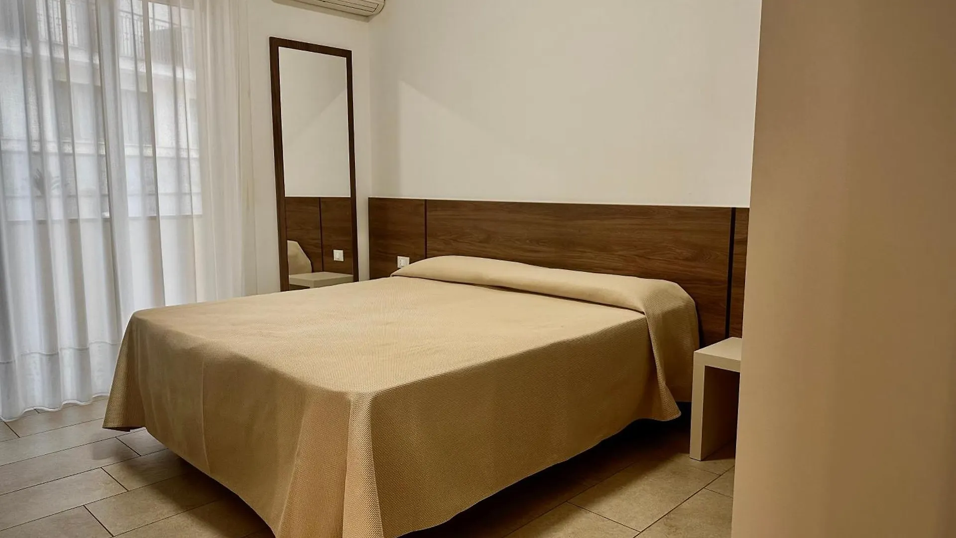טאורמינה Hotel Soleado 2*,